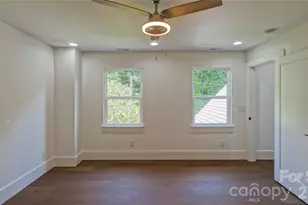 5511 Milhaven Ln, Charlotte, NC 28269 - Photo 16