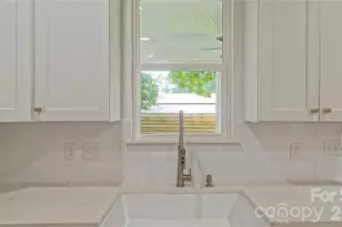 5511 Milhaven Ln, Charlotte, NC 28269 - Photo 8