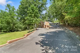 103 Emory Wood Dr, Morganton, NC 28655 - Photo 2