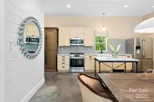 195 Jordan St, Hendersonville, NC 28739 - Photo 6