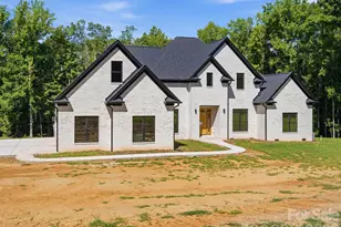 8018 Fairmont Dr, Waxhaw, NC 28173 - Photo 2
