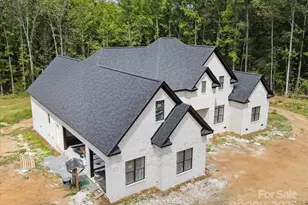 8018 Fairmont Dr, Waxhaw, NC 28173 - Photo 2