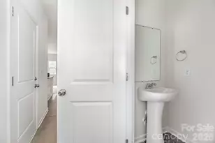 126 E Bell St, Statesville, NC 28677 - Photo 10