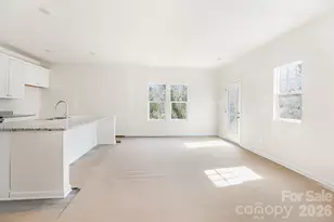 126 E Bell St, Statesville, NC 28677 - Photo 4