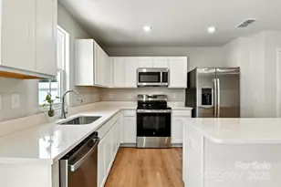 1525 39th Ave Loop NE, Hickory, NC 28601 - Photo 14