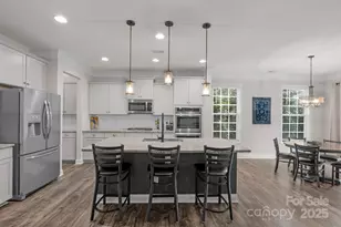 236 Robinwood Ln, Lake Wylie, SC 29710 - Photo 10