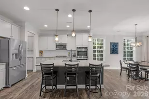 236 Robinwood Ln, Lake Wylie, SC 29710 - Photo 8