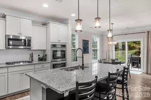 236 Robinwood Ln, Lake Wylie, SC 29710 - Photo 10