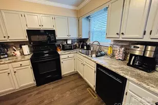 6340 Ellesmere Ct, Mint Hill, NC 28227 - Photo 12