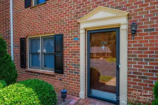 709 21st Ave NE, Hickory, NC 28601 - Photo 10