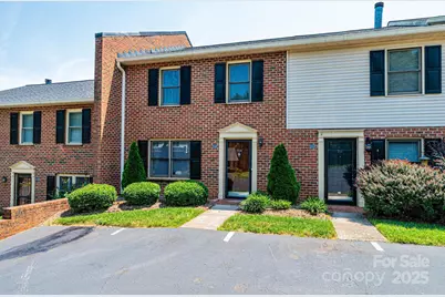 709 21st Avenue NE, Hickory, NC 28601 - Photo 1