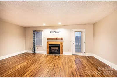 709 21st Avenue NE, Hickory, NC 28601 - Photo 24