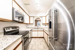 709 21st Ave NE, Hickory, NC 28601 - Photo 18