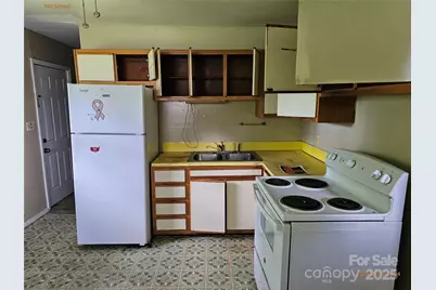 746 Bilmark Avenue, Charlotte, NC 28213 - Photo 2