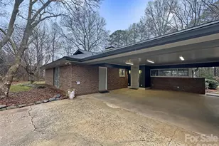 104 34th Ave NE, Hickory, NC 28601 - Photo 4