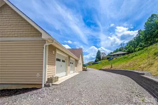 338 Majestic Mountain Dr, Burnsville, NC 28714 - Photo 46