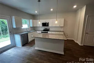 4608 Green Drake Dr, Charlotte, NC 28269 - Photo 2