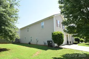 11124 Pond Valley Ct, Charlotte, NC 28269 - Photo 4