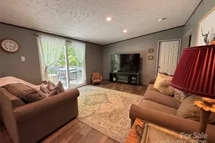 2877 Shannon St, Sharon, SC 29742 - Photo 2