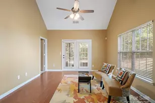 4580 Antelope Ln, Charlotte, NC 28269 - Photo 14