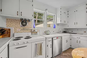 133 Lawson St, Hot Springs, NC 28743 - Photo 4