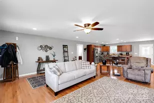 1348 Bryson Creek Dr, McConnells, SC 29726 - Photo 6