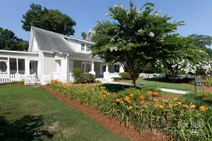 221 Kings Mountain St, Clover, SC 29710 - Photo 32