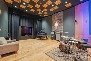 3120 Latrobe Dr, Charlotte, NC 28211 - Photo 2