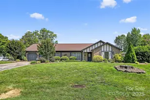 1015 37th Ave NE, Hickory, NC 28601 - Photo 1