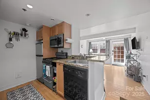 37 Hiawassee St, Asheville, NC 28801 - Photo 8