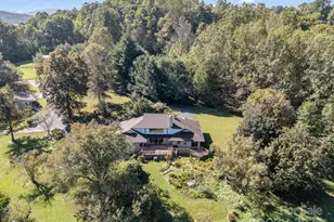 26 Canter Ct, Horse Shoe, NC 28742 - Photo 2