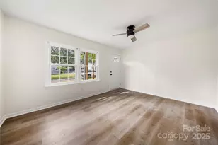 314 S Holland St, Dallas, NC 28034 - Photo 8