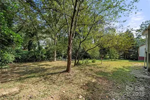 314 S Holland St, Dallas, NC 28034 - Photo 6