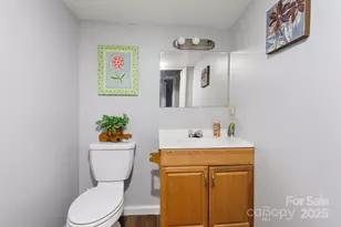 1302 1st Ave NW, Hickory, NC 28601 - Photo 16