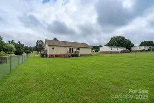 131 Brown Farms Dr, Cleveland, NC 27013 - Photo 8