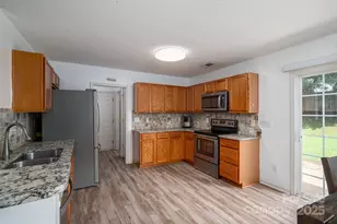 2119 Wexford Way, Statesville, NC 28625 - Photo 6