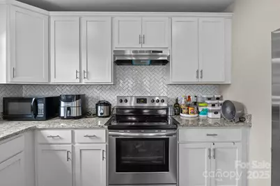 818 W Carolina Avenue, Bessemer City, NC 28016 - Photo 18