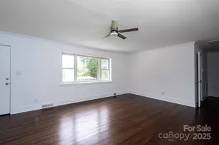 6517 Elmwood Cir, Charlotte, NC 28214 - Photo 2