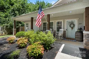 2717 Arnold Dr, Charlotte, NC 28205 - Photo 2