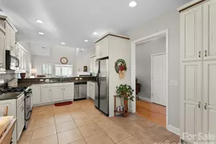 22 Florian Ln, Fletcher, NC 28732 - Photo 8