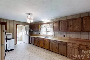 560 Bailey Mountain Rd, Mars Hill, NC 28754 - Photo 20