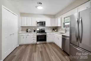 1409 Kensington Rd, Hendersonville, NC 28791 - Photo 8