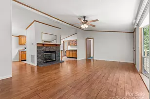 946 Turkey Pen Gap Rd, Horse Shoe, NC 28742 - Photo 10