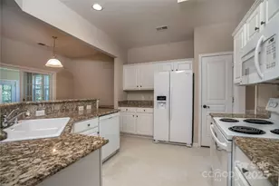 9514 Kestral Ridge Dr, Charlotte, NC 28269 - Photo 12