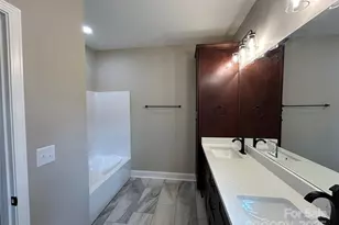 1031 Long Dr, Newton, NC 28658 - Photo 8