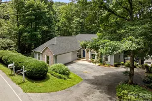 701 Salisbury Rd, Hendersonville, NC 28792 - Photo 1