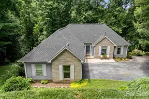 701 Salisbury Rd, Hendersonville, NC 28792 - Photo 8