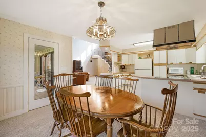 25 Westridge Court, Hendersonville, NC 28791 - Photo 14