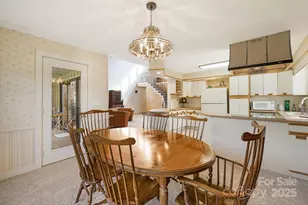 25 Westridge Ct, Hendersonville, NC 28791 - Photo 14