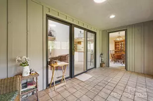 25 Westridge Ct, Hendersonville, NC 28791 - Photo 18